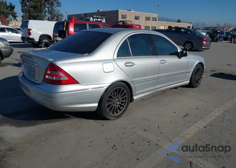 2005 Mercedes-Benz C 230 Kompressor Sport из США, поврежденный, VIN WDBRF40JX5F583704
